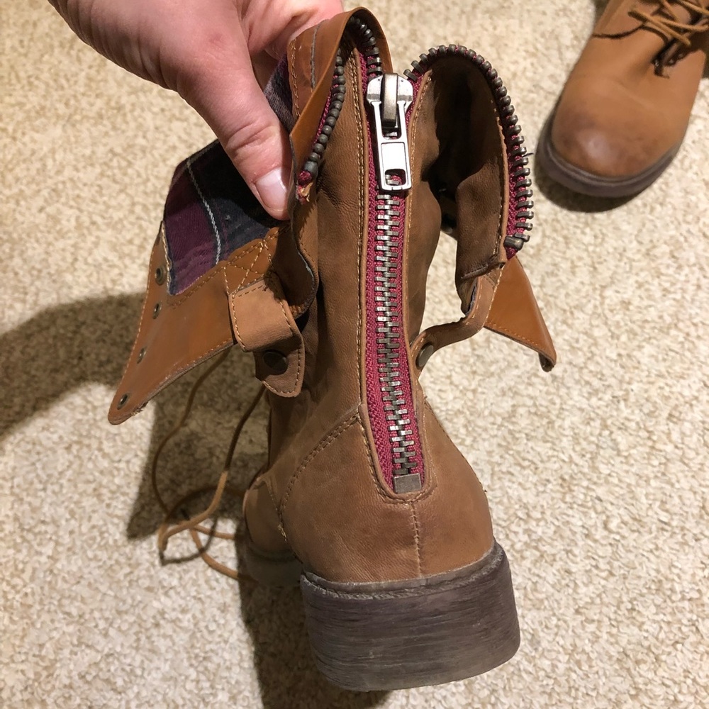 Cathy Jean Combat Boot - Picture 4 of 8